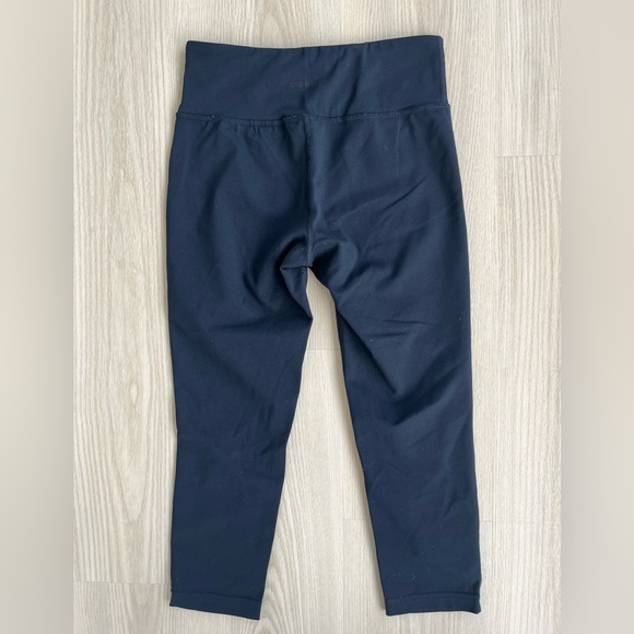 Capri Leggings - Picture 2 of 6